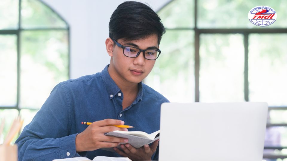 Chương trình cao đẳng trực tuyến ngày càng phổ biến bởi nhiều giá trị và lợi ích