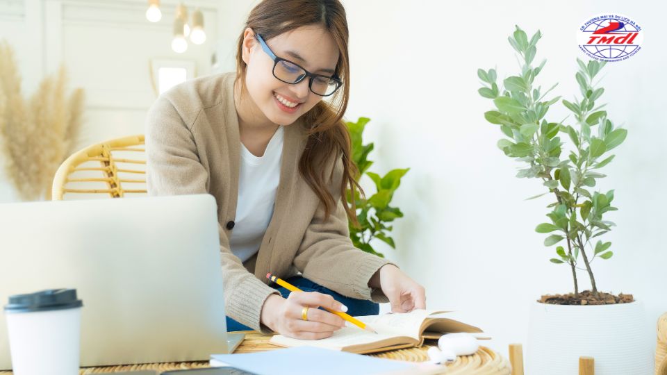 Mô hình cao đẳng trực tuyến hiện nay rất phổ biến, tuy nhiên bạn cũng cần phải tìm hiểu kỹ để lựa chọn trường, chương trình học hiệu quả