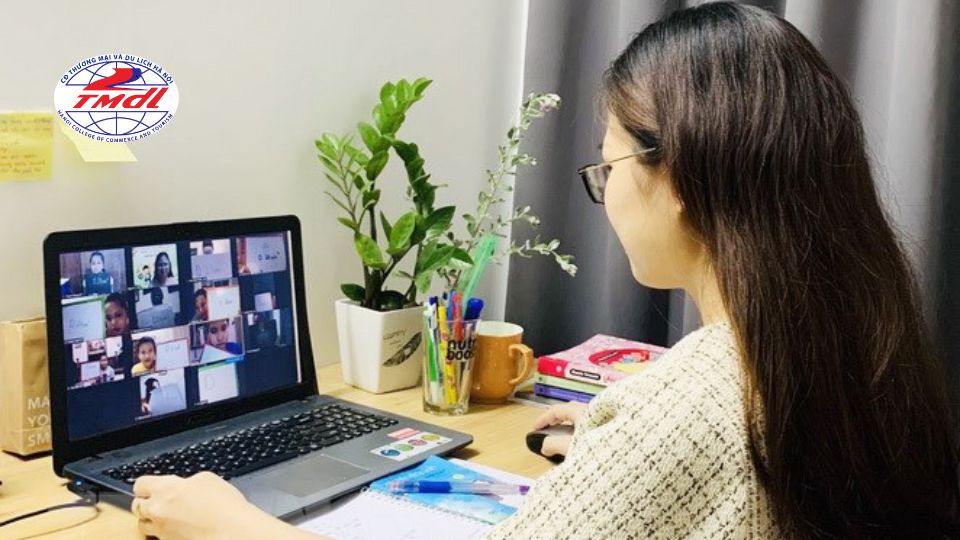 Tại sao nên chọn chương trình học cao đẳng từ xa của HCCT?