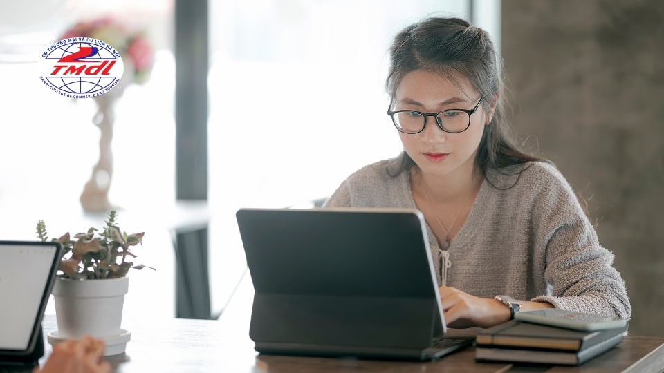 Ưu điểm nổi bật khi học online cao đẳng
