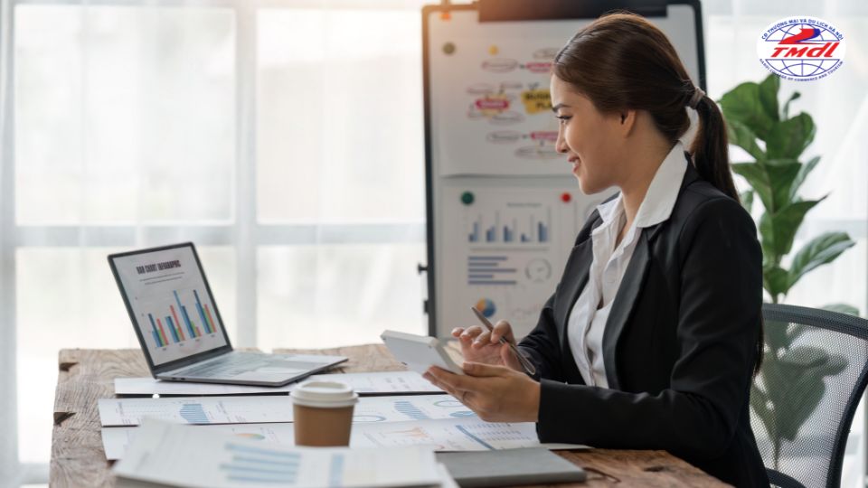 Các khóa học kế toán thuế online đang được nhiều đối tượng trong ngành lựa chọn bởi tính linh hoạt mà vẫn nâng cao được kiến thức