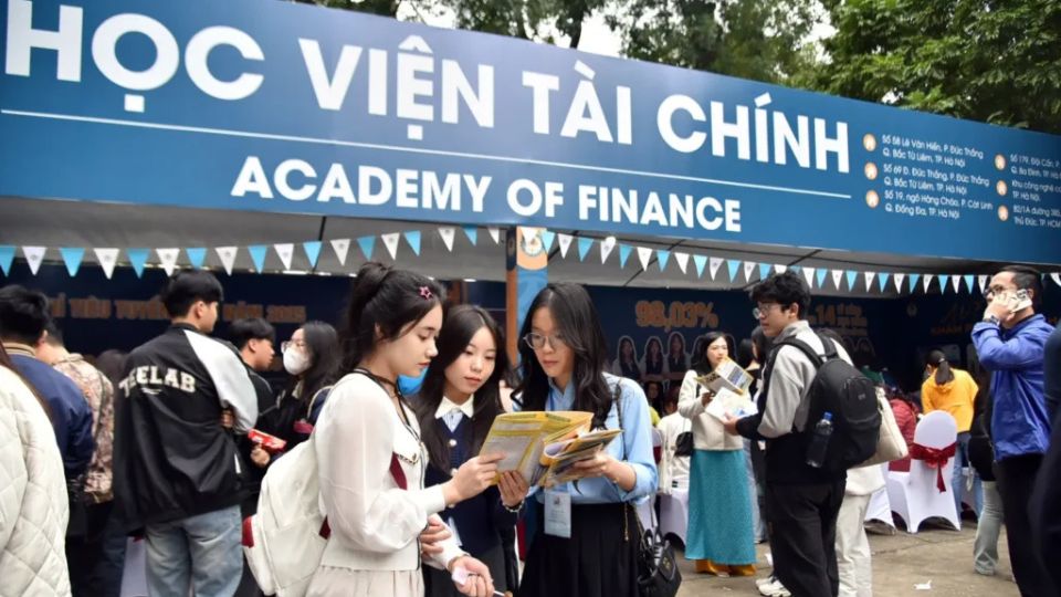 AOF cũng là đơn vị uy tín để bạn tham khảo các khóa học chứng chỉ kế toán viên online tại Hà Nội
