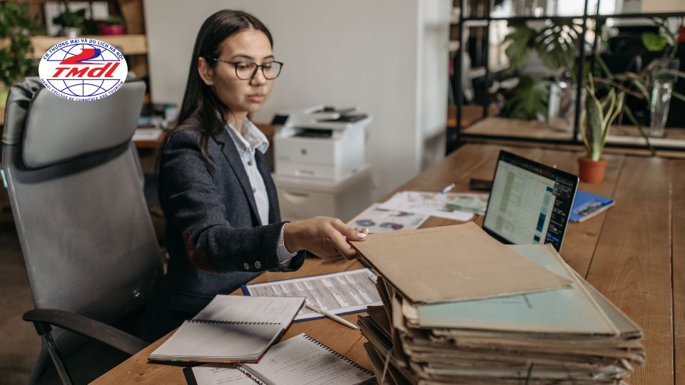 Học quản trị doanh nghiệp online ra làm gì?