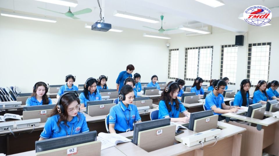 HCCT là đơn vị đào tạo hệ từ xa uy tín và chất lượng, trong đó có các khóa học kế toán tổng hợp online