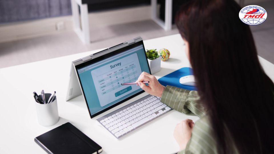 Bên cạnh các trung tâm, cơ sở đào tạo tập trung, bạn có thể tham khảo các khóa học digital marketing online có chứng chỉ hoàn không mất phí