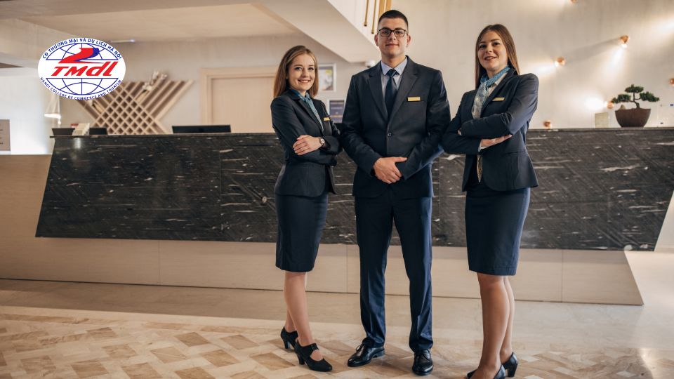 Ngành quản lý khách sạn tập trung vào điều hành và tổ chức các hoạt động lưu trú như khách sạn, resort, homestay, nhà hàng và dịch vụ sự kiện.
