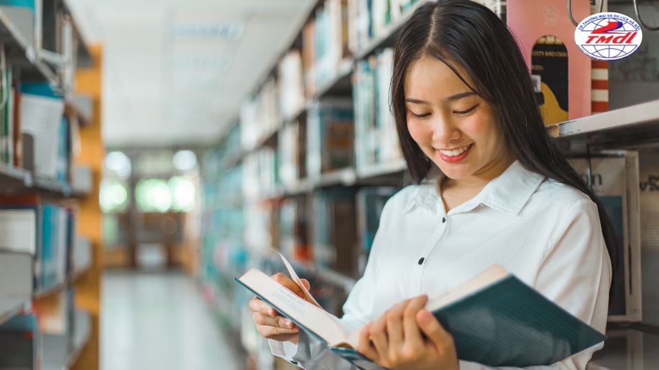 Câu hỏi thường gặp (FAQs) về các môn học ngành quản trị kinh doanh