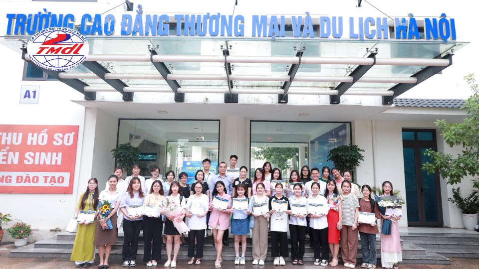 Chương trình cao đẳng kế toán từ xa tại Trường Cao đẳng Thương mại và Du lịch Hà Nội là cơ hội tuyệt vời để bạn phát triển nghề nghiệp bền vững trong lĩnh vực tài chính – kế toán