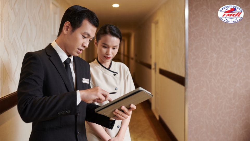 Công việc quản lý khách sạn đòi hỏi người làm nghề cần trang bị nhiều kỹ năng mềm