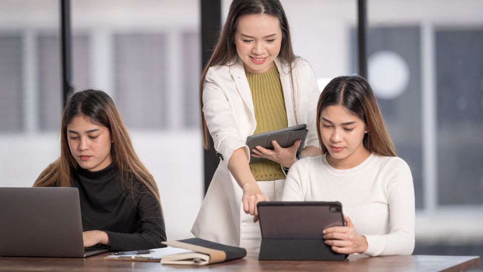 Nếu bạn bạn muốn chuyển ngành từ kế toán sang ngân hàng cần chuẩn bị thêm 1 số kỹ năng và kiến thức chuyên ngành