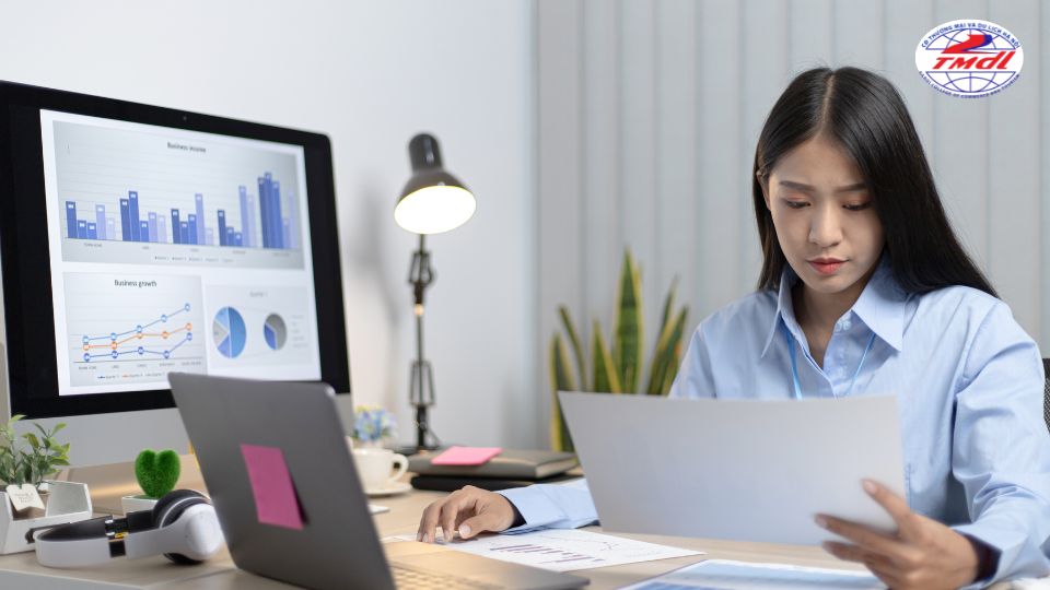 “Học quản trị kinh doanh có dễ xin việc không” phụ thuộc vào định hướng và kỹ năng chuyên môn của bạn