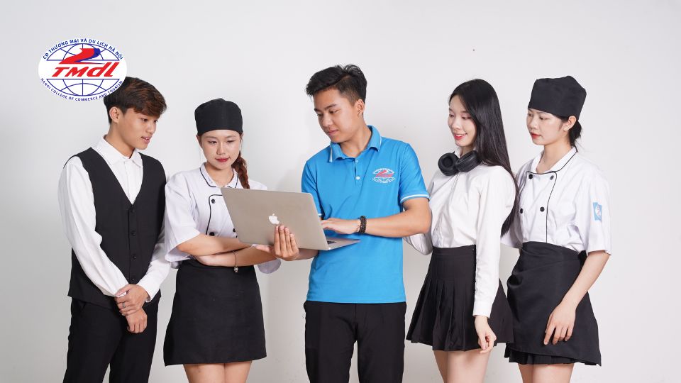 Vì sao chọn học văn bằng thứ 2 ngành Quản trị nhà hàng khách sạn từ xa tại HCCT