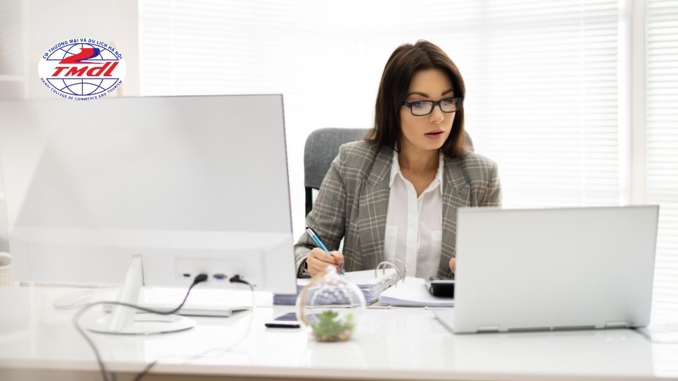Vì sao nên học kế toán cho người trái ngành?