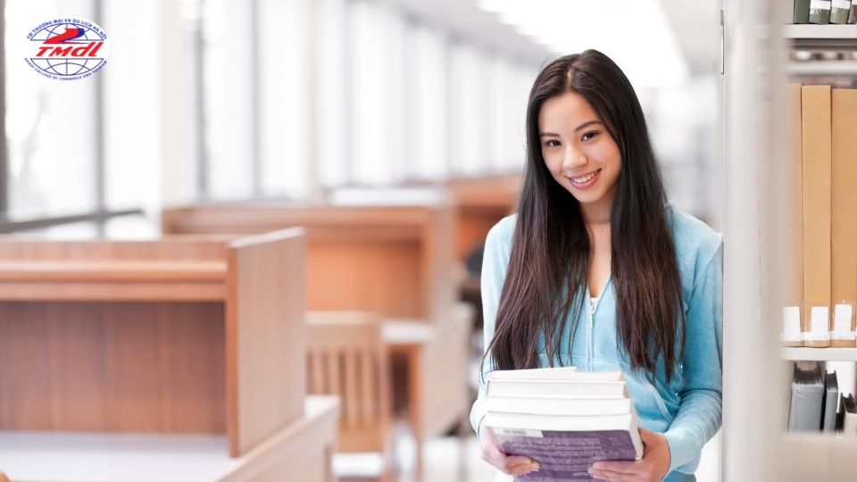 Với những ai muốn bổ sung thêm kiến thức về quản trị kinh doanh thì học văn bằng 2 là lựa chọn hợp lý