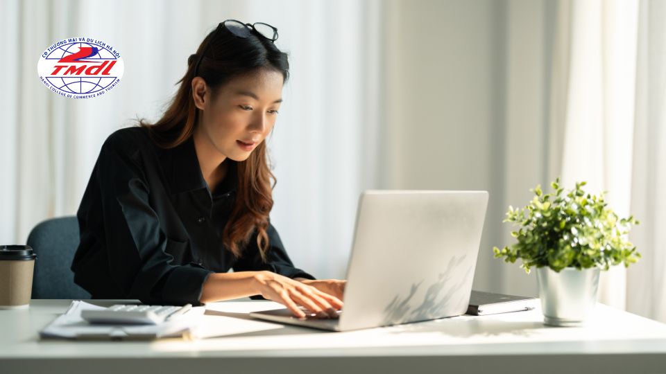 Học kế toán online có rất nhiều lợi ích, đặc biệt là tính linh hoạt trong việc học