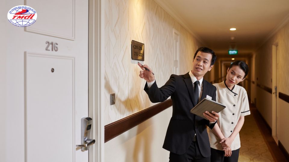 Khi hiểu được tính chất của nghề nghiệp, bạn sẽ tự đánh giá được bản thân có nên học quản trị khách sạn hay không?