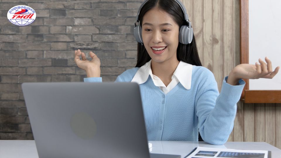 hoc thuong mai dien tu online