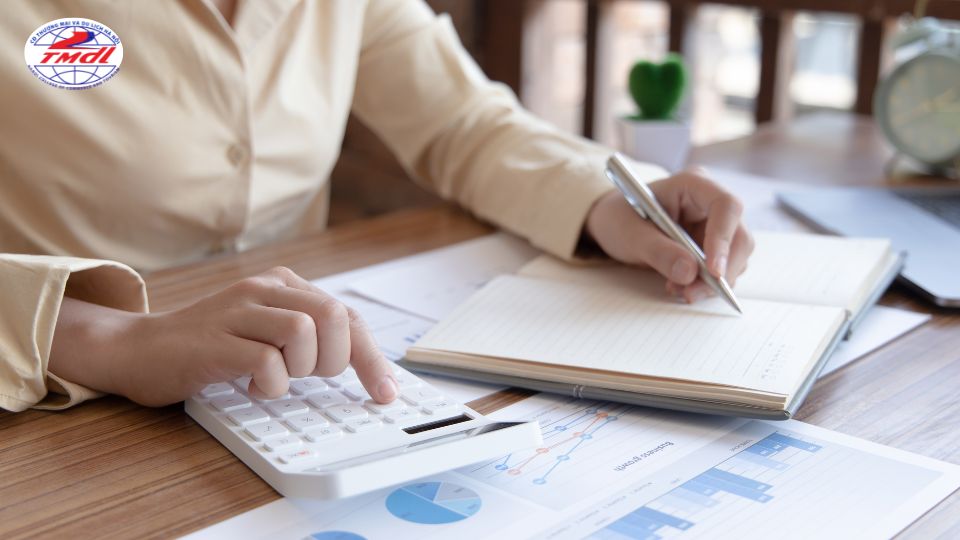 Quản trị kinh doanh là ngành khá phổ biến tại Việt Nam, chính vì thế rất nhiều bạn đặt ra câu hỏi: Có nên học quản trị kinh doanh không?