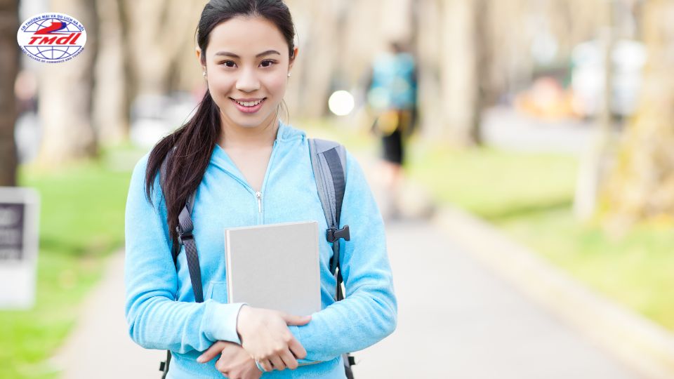 Để chọn được trường cao đẳng có ngành quản trị kinh doanh uy tín, bạn cần tìm hiểu nhiều yếu tố