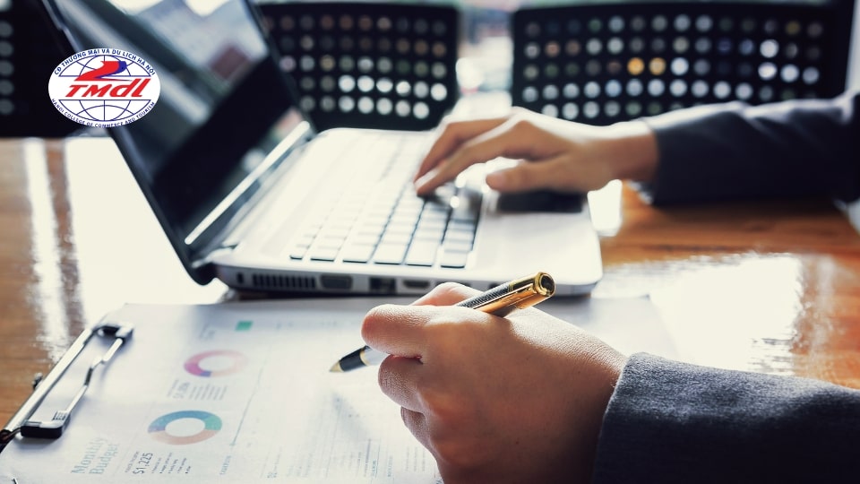 dang ky hoc quan tri kinh doanh