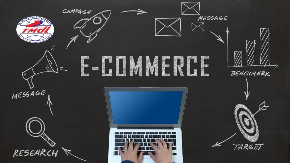 nganh thuong mai dien tu la gi