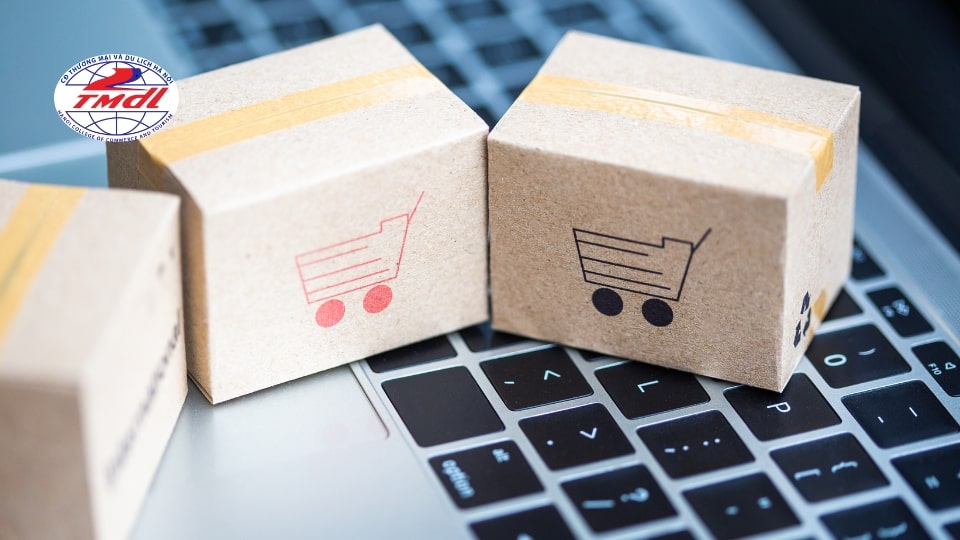 Thương mại điện tử ra làm gì