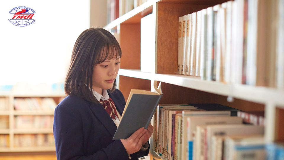 xet tuyen nganh quan tri khach san