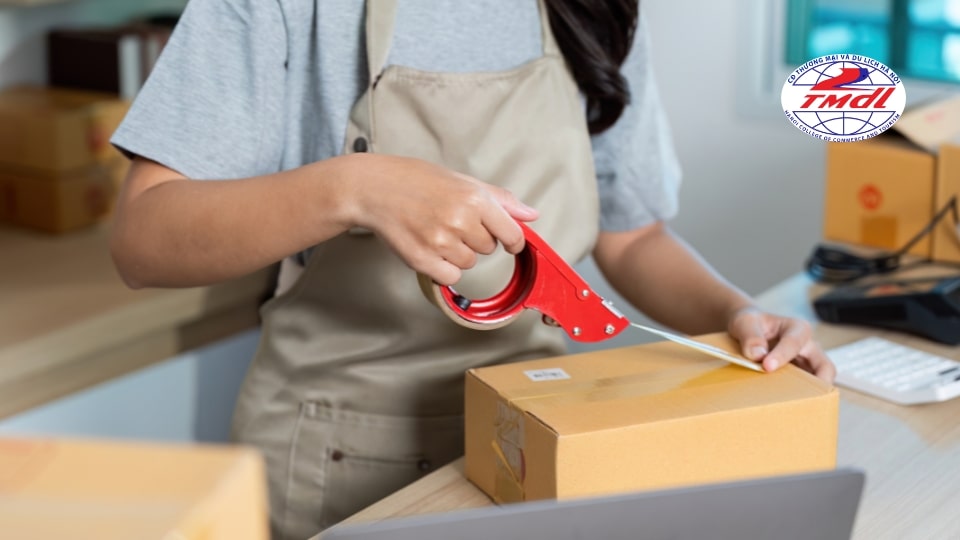 Cac truong xet tuyen nganh thuong mai dien tu