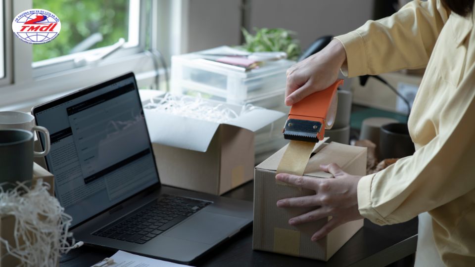 thuong mai dien tu hoc truong nao o tphcm