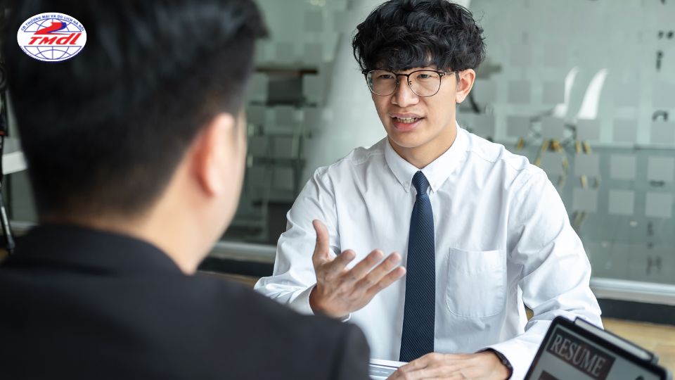 thuong mai dien tu tuyen dung