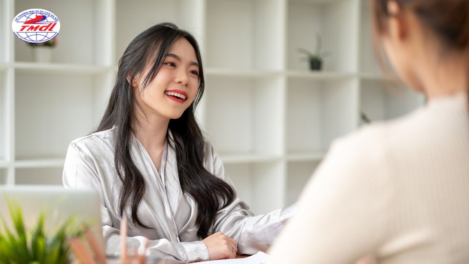 thuong mai dien tu tuyen dung