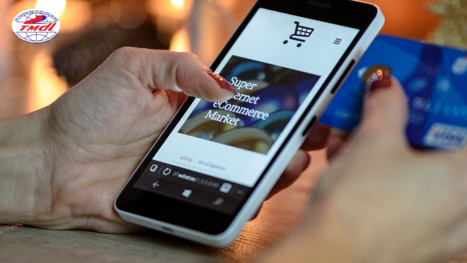 thuong mai dien tu tuyen dung